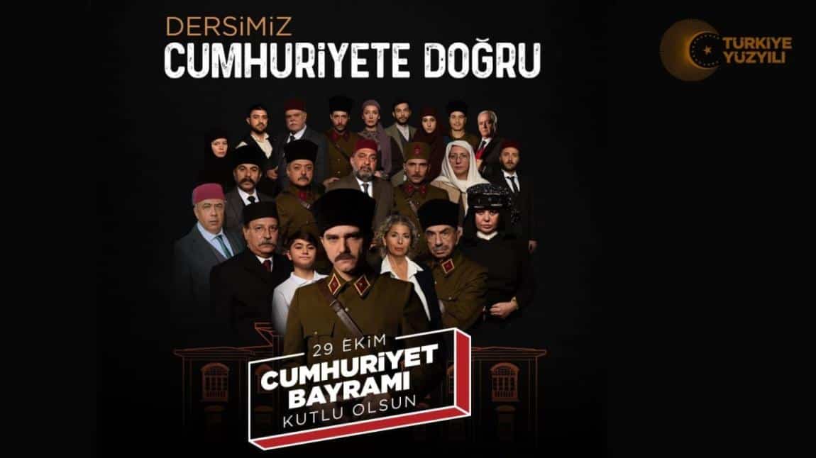 Cumhuriyete Doğru Tiyatro Oyununu İzledik.